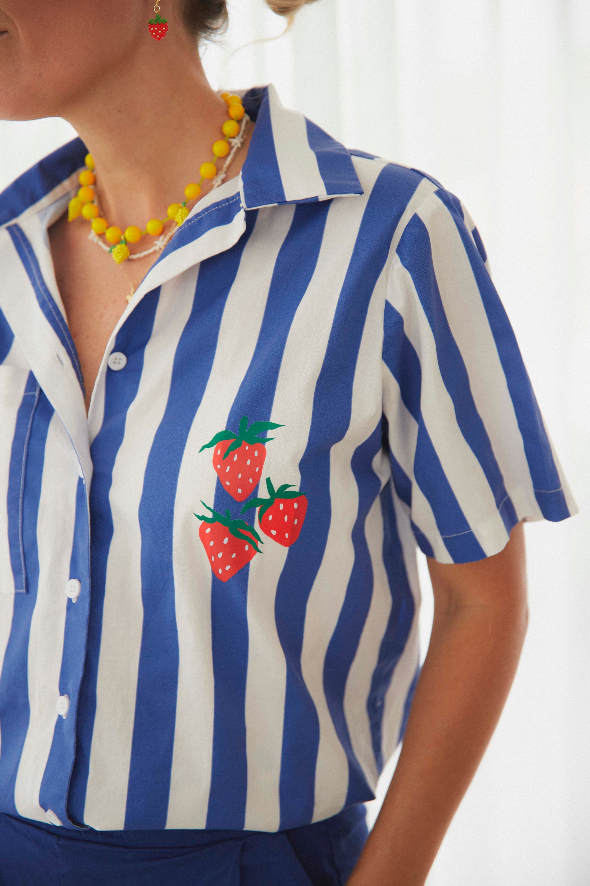 Camisera Fresas Rayadas Adulto